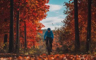 L'Ain à vélo en automne : entre paysages flamboyants et découvertes culturelles